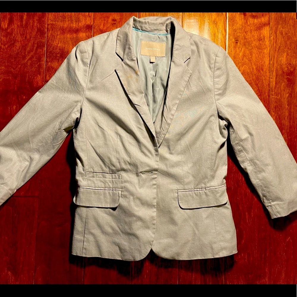Banana Republic blazer in light grey